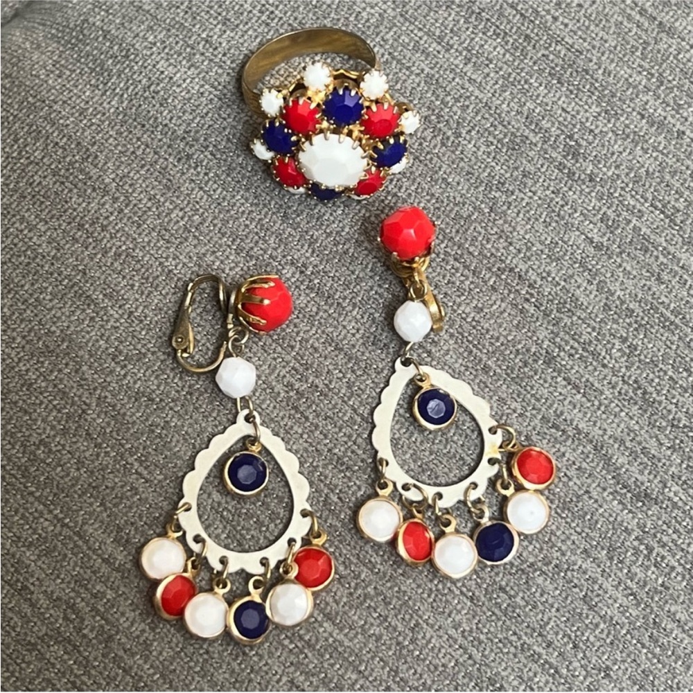 Vintage Patriotic Red, White & Blue Beaded Set |